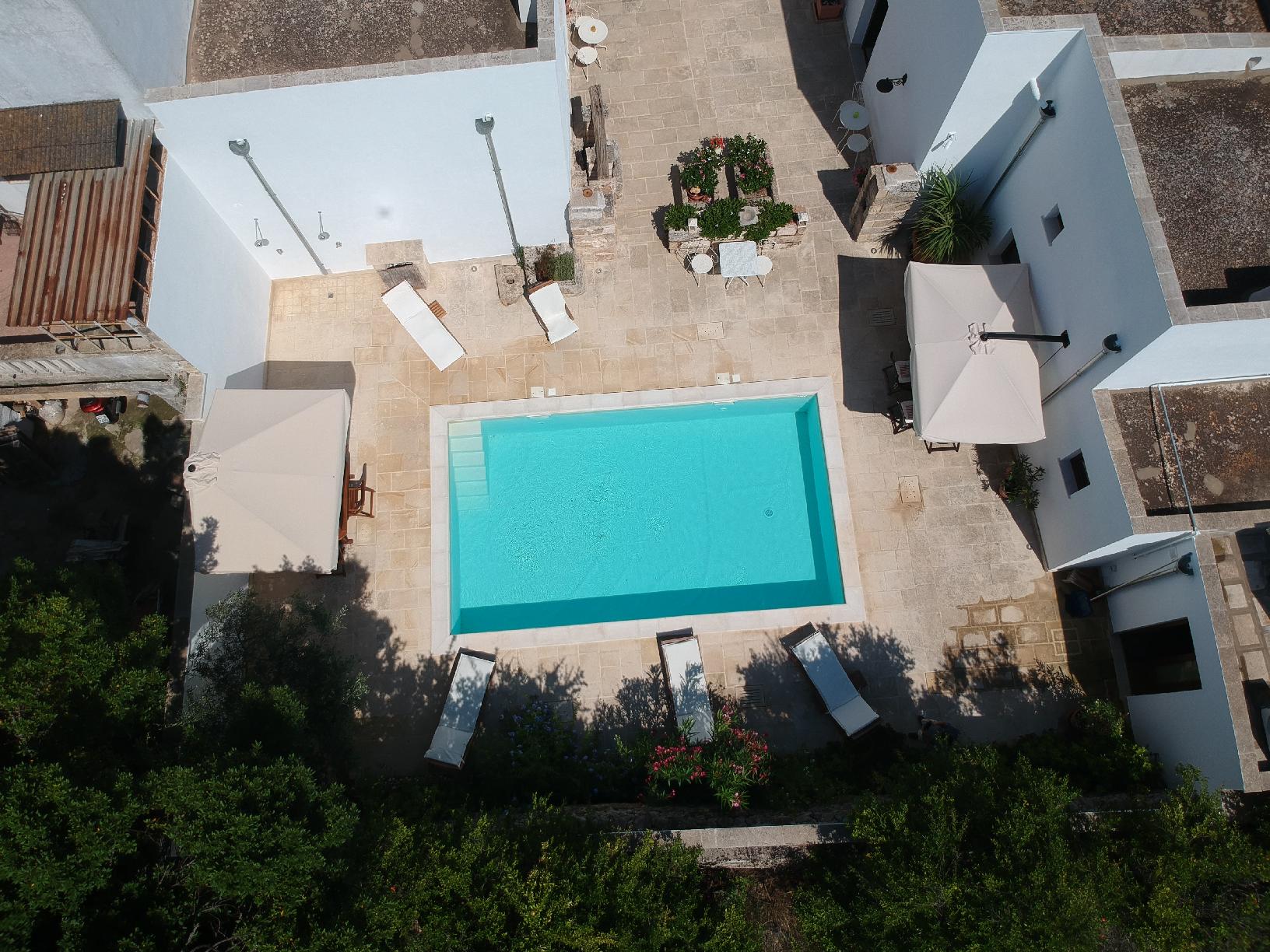 courtyard-with-pool